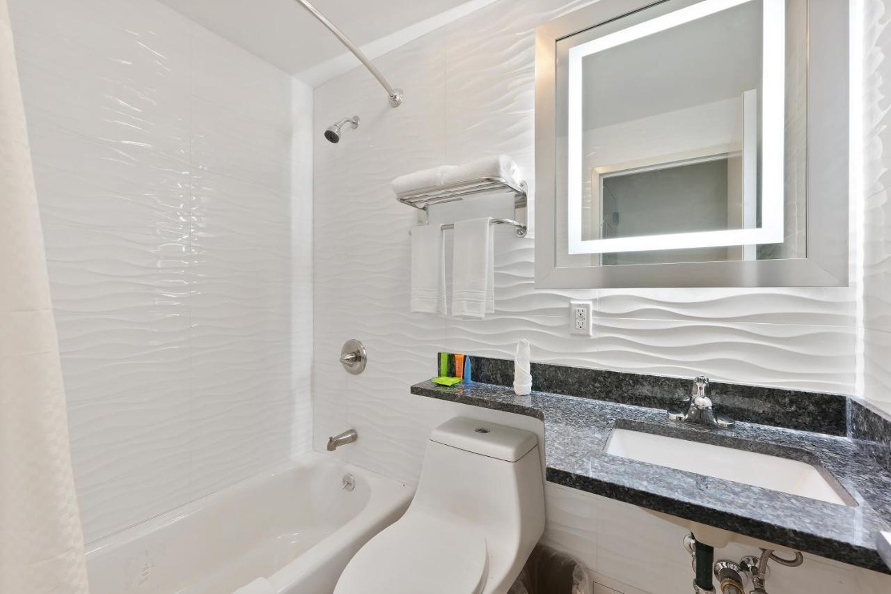Casa Blanca Hotel Brooklyn Нью-Йорк Экстерьер фото